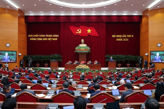 Thông cáo báo chí ngày làm việc thứ nhất Hội nghị Trung ương 15, khoá XIII