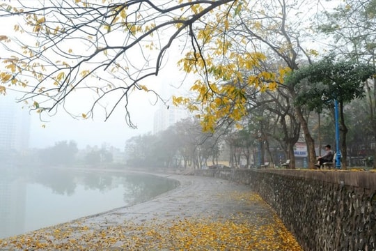 Miền Bắc duy trì nắng ấm, sáng sớm xuất hiện sương mù