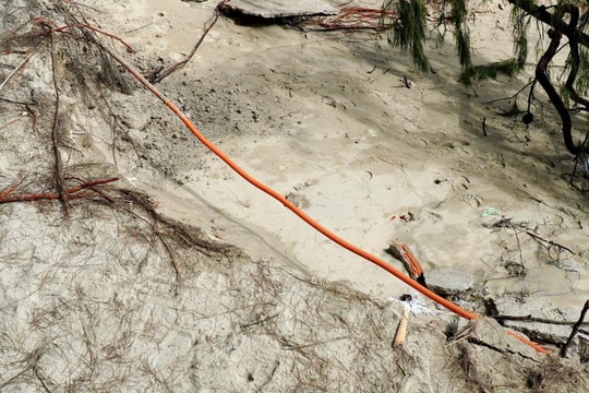 Quảng Ngãi: Nguy cơ sạt lở “nuốt chửng” bãi biển Mỹ Khê