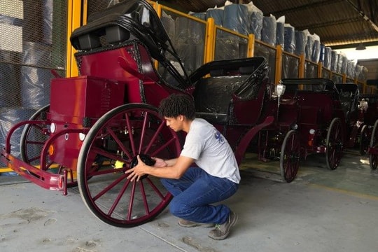 Thành phố 500 năm tuổi ở Caribe nói lời chia tay xe ngựa, chuyển sang xe điện