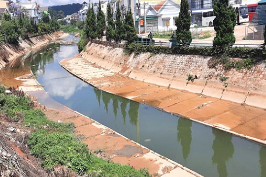 Lâm Đồng thiếu hệ thống xử lý nước thải, nguy cơ ô nhiễm nước mặt gia tăng