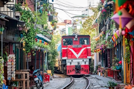 Dự báo thời tiết Hà Nội ngày 26/12/2025: Có mây, đêm không mưa, ngày nắng