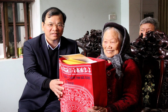 Đảng, Nhà nước tặng quà các nhóm đối tượng chính sách nhân dịp Đại hội Đảng, Tết Nguyên đán