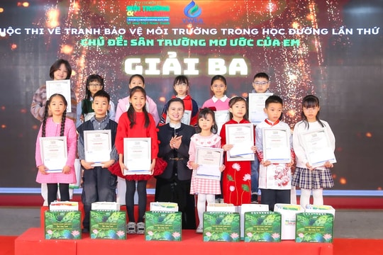 Lan tỏa thông điệp môi trường qua tranh Nano Airpurity kháng khuẩn tại lễ trao giải vẽ tranh “Sân trường mơ ước của em"