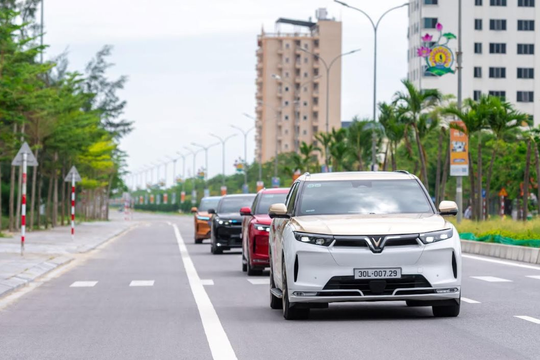 Cơ hội sở hữu SUV full-size VinFast VF 9 chỉ từ 1,3 tỷ đồng trong tháng 12