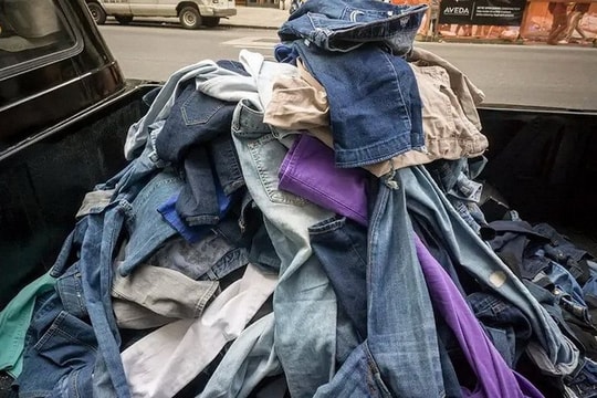 Nhật Bản đặt mục tiêu giảm 25% lượng rác thải quần áo vào năm 2030