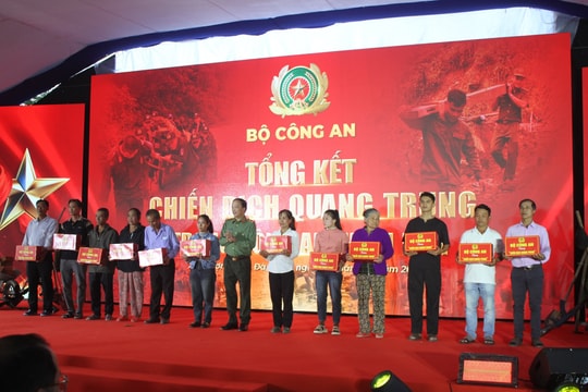 Chiến dịch Quang Trung: Lực lượng Công an dựng lại 419 mái ấm cho người dân vùng bão lũ