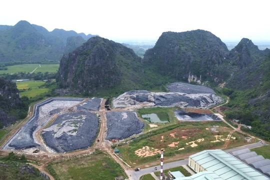 Bãi chứa rác thải lớn nhất Thanh Hóa lại quá tải