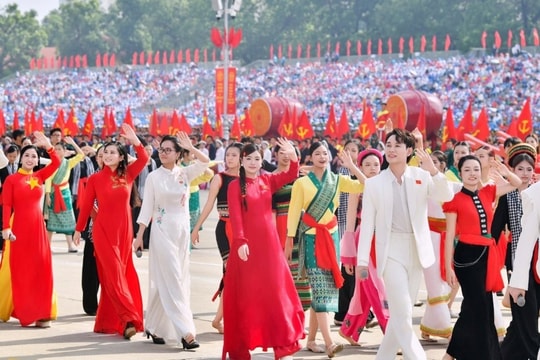 Bộ Chính trị: Chọn ngày 24/11 là 'Ngày Văn hóa Việt Nam' , cả nước được nghỉ lễ