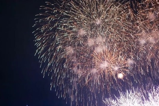 Hà Nội bắn pháo hoa 30 phút chào mừng Đại hội XIV của Đảng