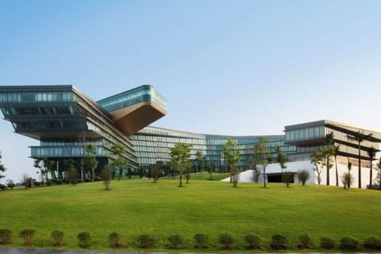 Hành trình kiến tạo các biểu tượng