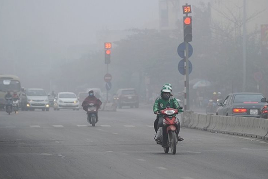 Ô nhiễm không khí bao trùm nhiều tỉnh, thành miền Bắc trong sáng 15/1