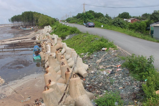 Thanh Hóa công bố tình huống khẩn cấp sạt lở kè biển xã Hoằng Thanh