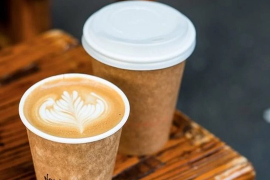 Nguy cơ hấp thụ hàng trăm nghìn hạt vi nhựa mỗi năm từ cốc cà phê dùng một lần