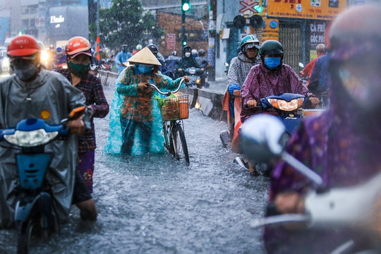 TP.HCM yêu cầu siết chặt phòng thủ dân sự, chủ động ứng phó thiên tai năm 2026