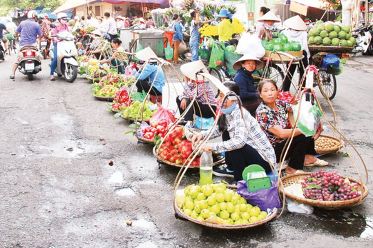 Hà Nội siết chặt việc xử lý chợ “cóc”, chợ “tạm”