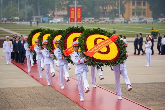 Lãnh đạo Đảng, Nhà nước vào Lăng viếng Chủ tịch Hồ Chí Minh nhân kỷ niệm 96 năm Ngày thành lập Đảng Cộng sản Việt Nam