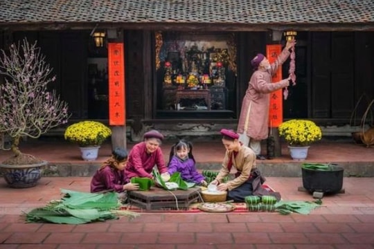 Con người và hành trình neo giữ hồn Tết