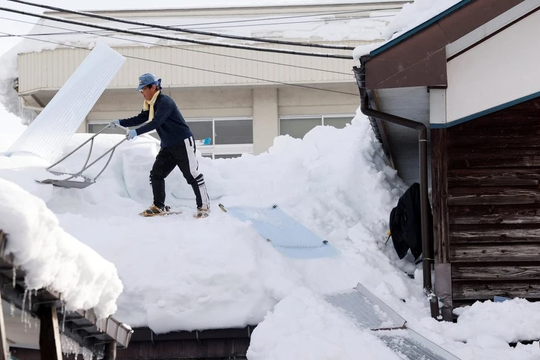 Tuyết rơi kỷ lục tại Nhật Bản