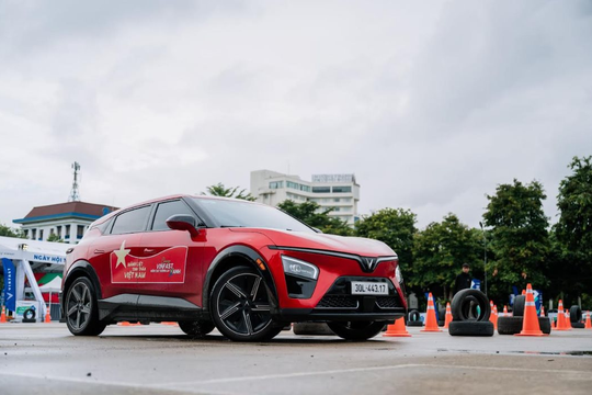 Chỉ từ hơn 700 triệu đồng sở hữu SUV điện mạnh, sành điệu, công nghệ nhất phân khúc C-SUV cho gia đình đi Tết