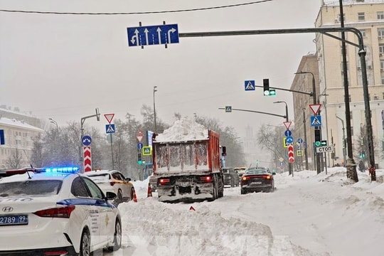 Châu Âu chao đảo vì thời tiết cực đoan: Bão lũ, băng giá và thiệt hại nghiêm trọng