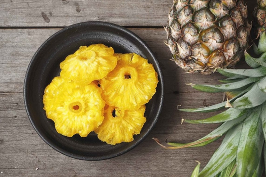 Mứt khóm – Kí ức ngọt ngào chốn quê nhà