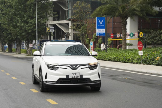 Sắm VF 8 du xuân, nhận cơ hội trúng thêm xe máy điện: “Kèo thơm” khó cưỡng từ VinFast