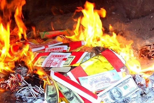 Cúng đốt vàng mã dịp Tết: Giữ gìn truyền thống, an toàn, văn minh và thân thiện với môi trường