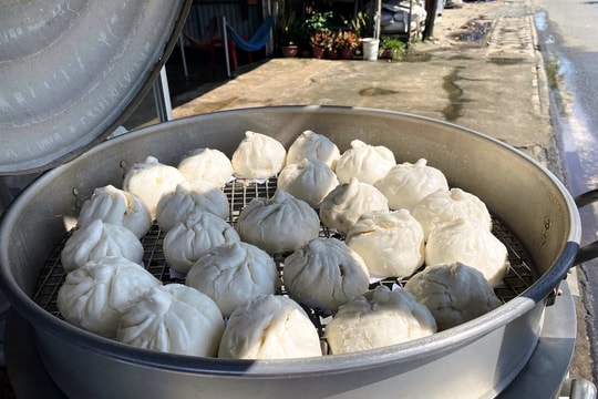 Làng bánh bao “69” đỏ lửa ngày xuân