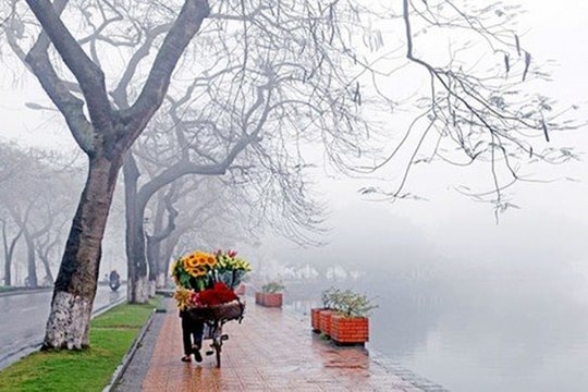 Miền Bắc kéo dài mưa phùn, sương mù và nồm ẩm