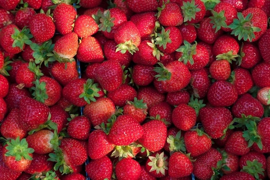 Danh sách rau quả chứa nhiều dư lượng thuốc trừ sâu nhất