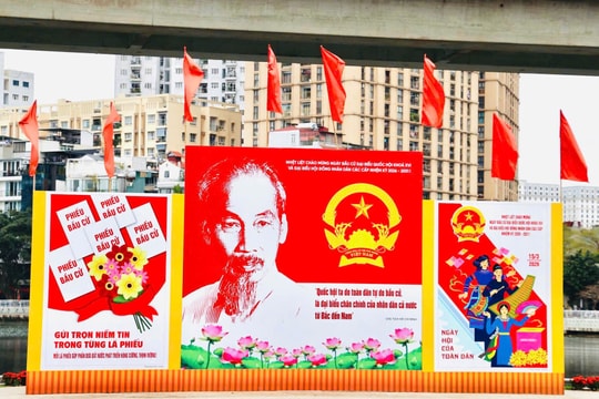 Hà Nội rực rỡ cờ hoa hướng về “Ngày hội của toàn dân”