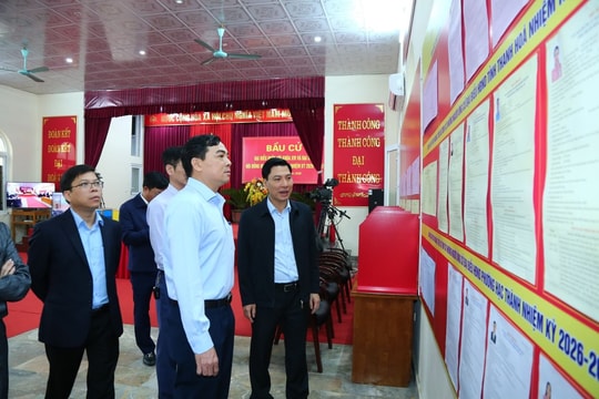 Vận hành mẫu quy trình bỏ phiếu bầu cử tại phường Hạc Thành