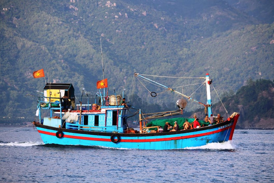 Đến Nha Trang xem dân Hòn Tằm làm giàu từ biển