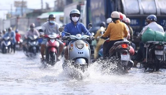 Mưa trái mùa liên tiếp phá kỷ lục tại nhiều địa phương trong mùa khô