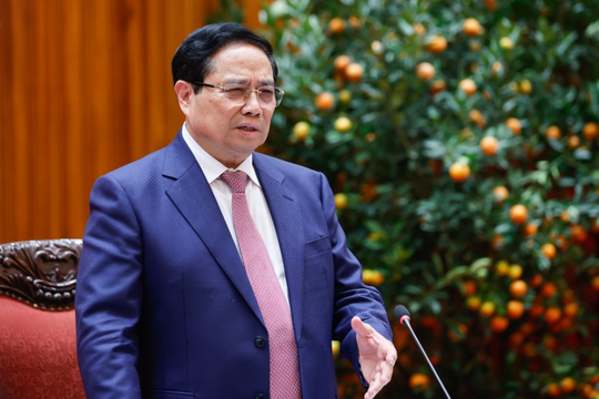 Thủ tướng: Không để thiếu xăng dầu trong mọi trường hợp, xem xét bố trí ngân sách để hỗ trợ bình ổn giá