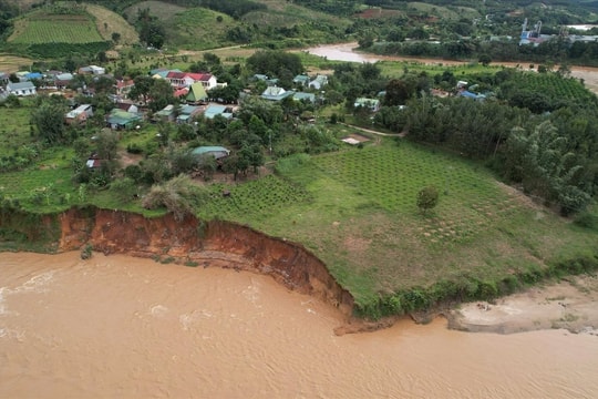 Quảng Ngãi: Sạt lở bờ sông Pô Kô đe dọa đời sống hàng chục hộ dân
