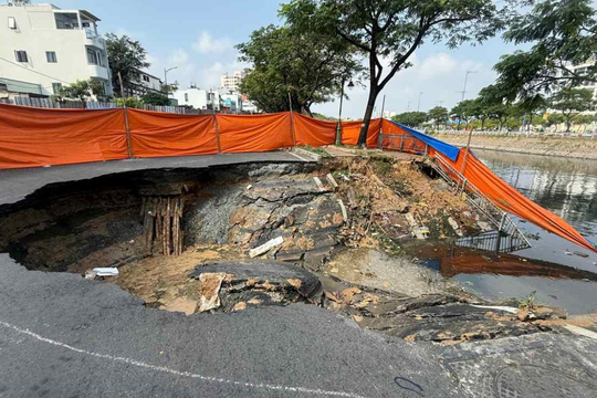 TP HCM chi 100 tỷ đồng khắc phục khẩn cấp sạt lở bờ kè kênh Tàu Hủ