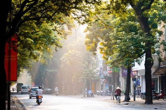 Miền Bắc tăng nhiệt trở lại, sáng sớm xuất hiện sương mù