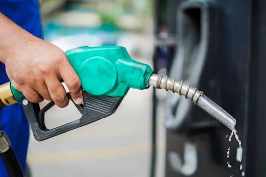 Chính thức miễn thuế môi trường, VAT, tiêu thụ đặc biệt với xăng dầu