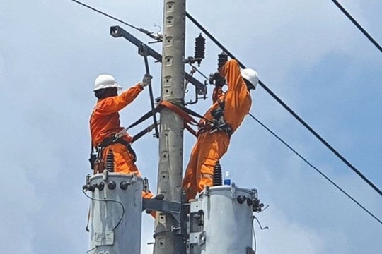 Nguy cơ thiếu điện gia tăng khi nắng nóng đến sớm, phụ tải tăng mạnh