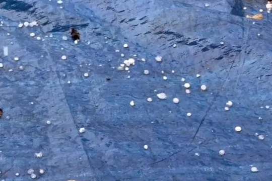 Mưa đá hiếm gặp sau gần 30 năm xuất hiện ở Thanh Hóa