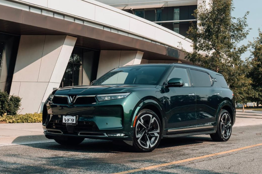 “Pháo đài” an toàn VinFast VF 9 thuyết phục chủ xe doanh nhân