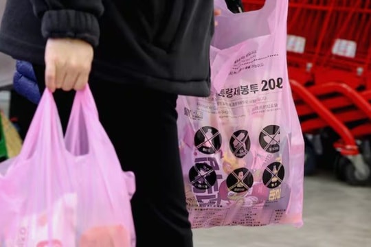 “Cơn khát” túi đựng rác tại Hàn Quốc do gián đoạn nguồn cung nguyên liệu