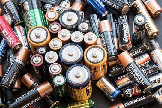 Pin lithium-ion thành “thủ phạm” gây cháy rác tại Anh