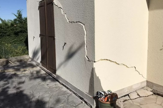 Pháp: Hàng triệu ngôi nhà đối mặt nguy cơ hư hại do biến đổi khí hậu