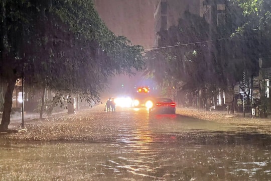 Dự báo thời tiết Hà Nội ngày 04/04/2026: Đêm và sáng mưa rào, khả năng có mưa đá