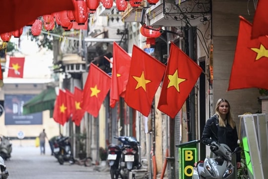 Công đoàn lấy ý kiến người lao động về hoán đổi lịch nghỉ Giỗ Tổ, 30/4-1/5