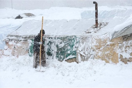 Afghanistan: Tuyết rơi dày khiến tuyến đèo Salang