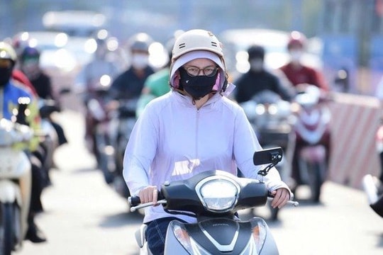 Nắng nóng gay gắt lan rộng, nhiều nơi vượt 42°C